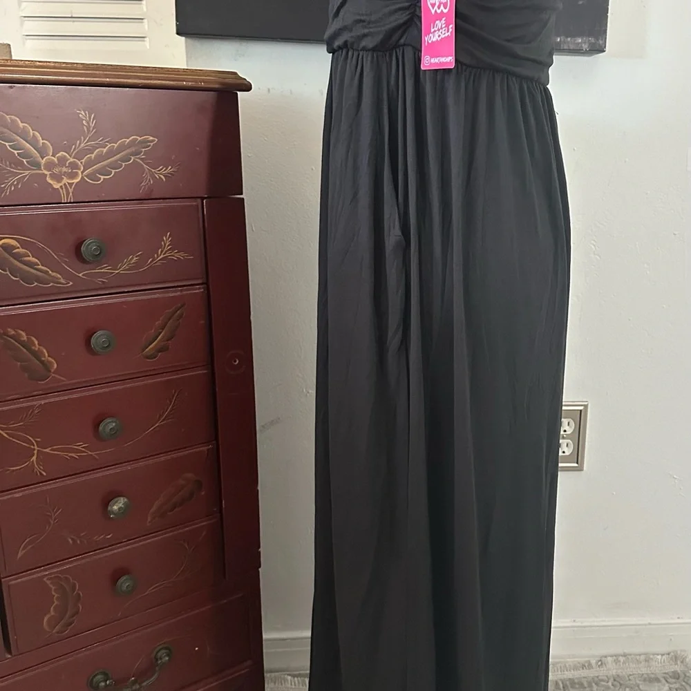 🆕Heart & Hips Maternity Dress - Picture 4 of 9